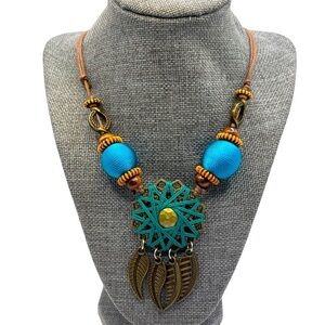 🌻Beautiful Handmade Statement Necklace